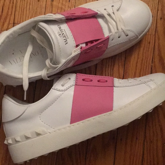 Valentino Sneakers Authentic Never Worn - Picture 4 of 7